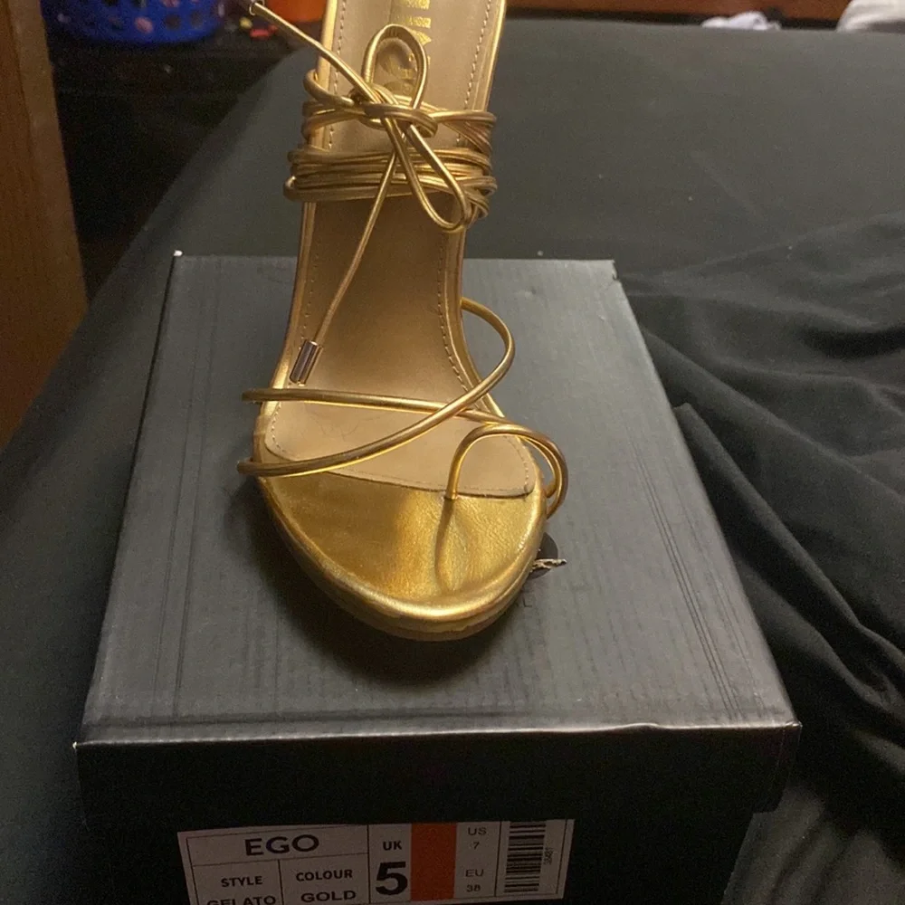 I got them for hoco they sent me 2 pairs of the wrong size they are a US5 - Picture 2 of 3